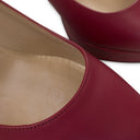 RED HEELS