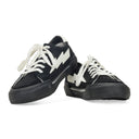 BLACK/WHITE LOW TOP SNEAKERS