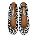 WHITE/BLACK BALLERINE AVEC PONEY LEOPARD FLATS