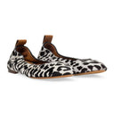 WHITE/BLACK BALLERINE AVEC PONEY LEOPARD FLATS