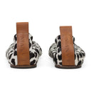 WHITE/BLACK BALLERINE AVEC PONEY LEOPARD FLATS