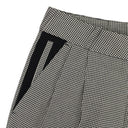 WHITE/BLACK LOOSE BERMUDA SHORTS